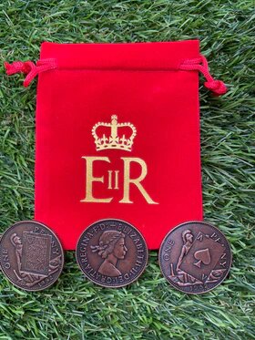 QUEENS NOSE von Mark Bennett und Matthew Wright