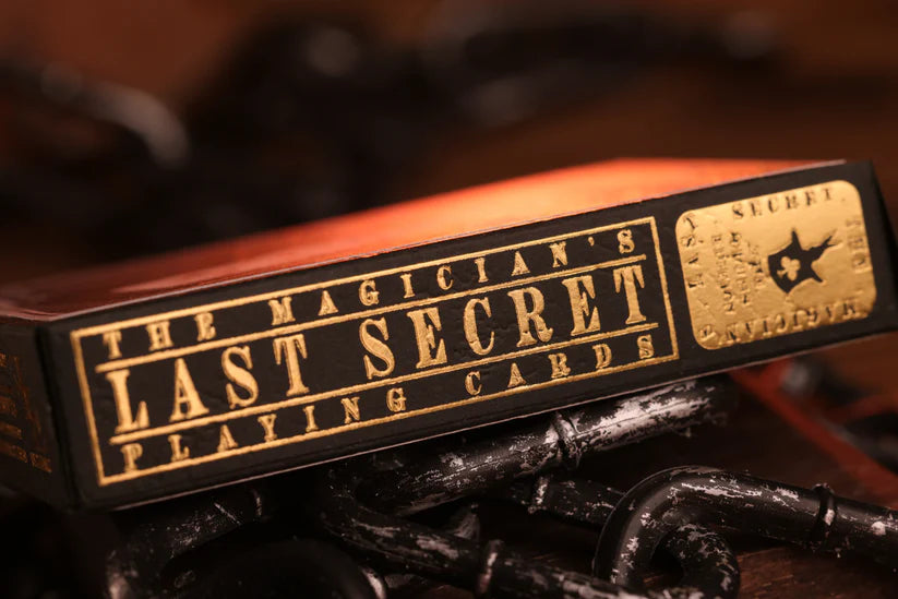 The Magician`s Last Secret Playing Cards Clubs Edition