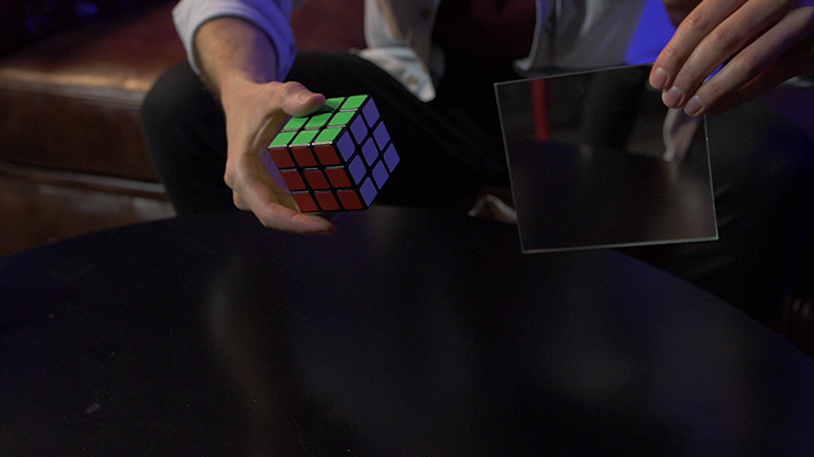 Mirror Standard Rubik Cube (Gimmick and Online Instructions) by Rodrigo Romano - Trick