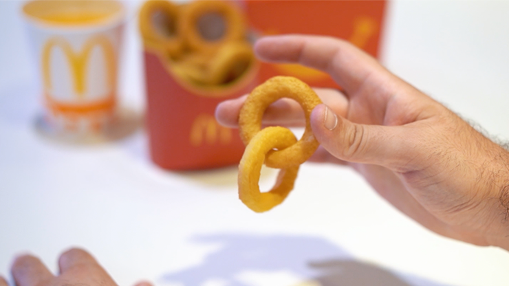 Linking Onion Rings (Gimmicks and Online Instructions) by Julio Montoro Productions  - Trick